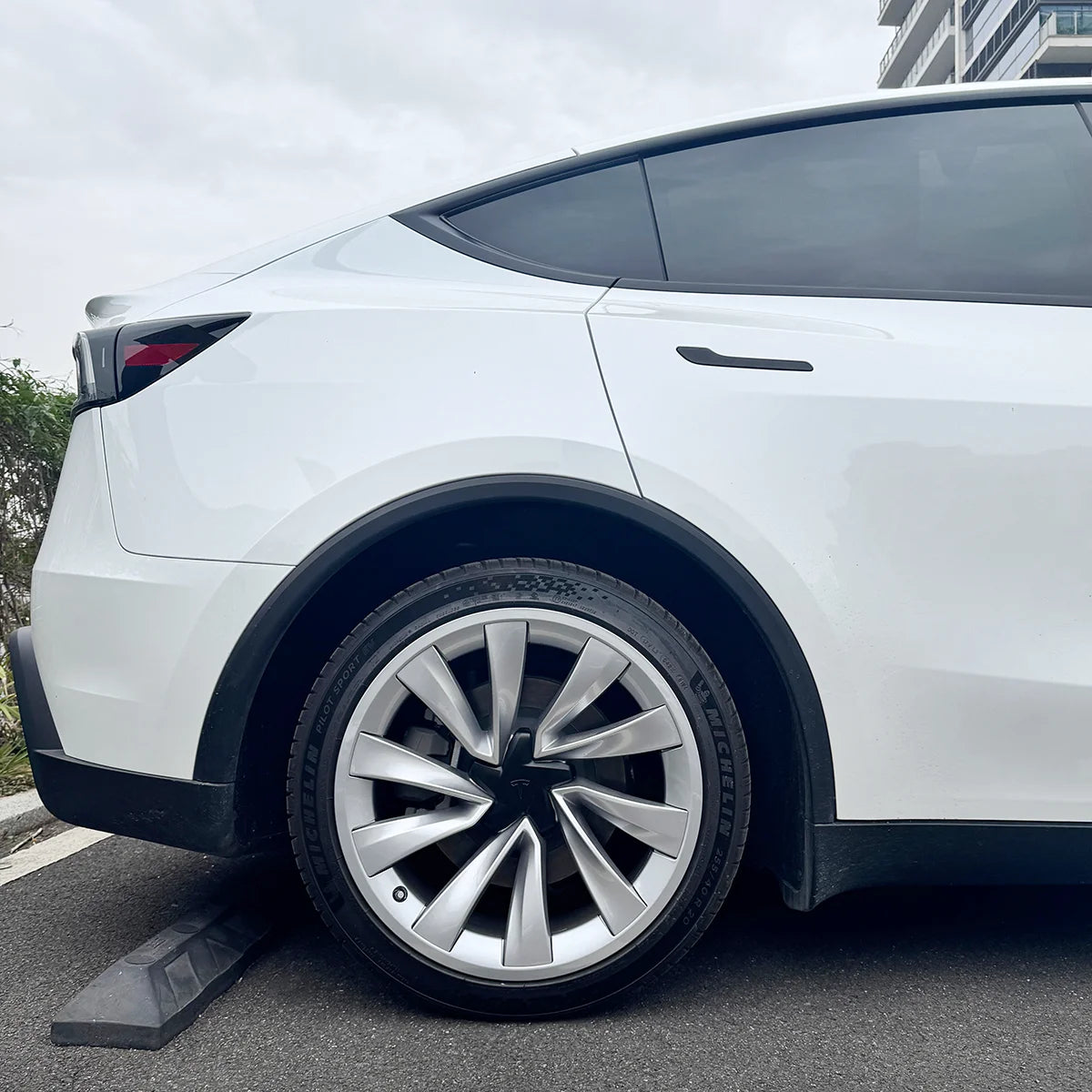 20″ Induction Wheel Protector For Model Y(2025-2026) - Image 3