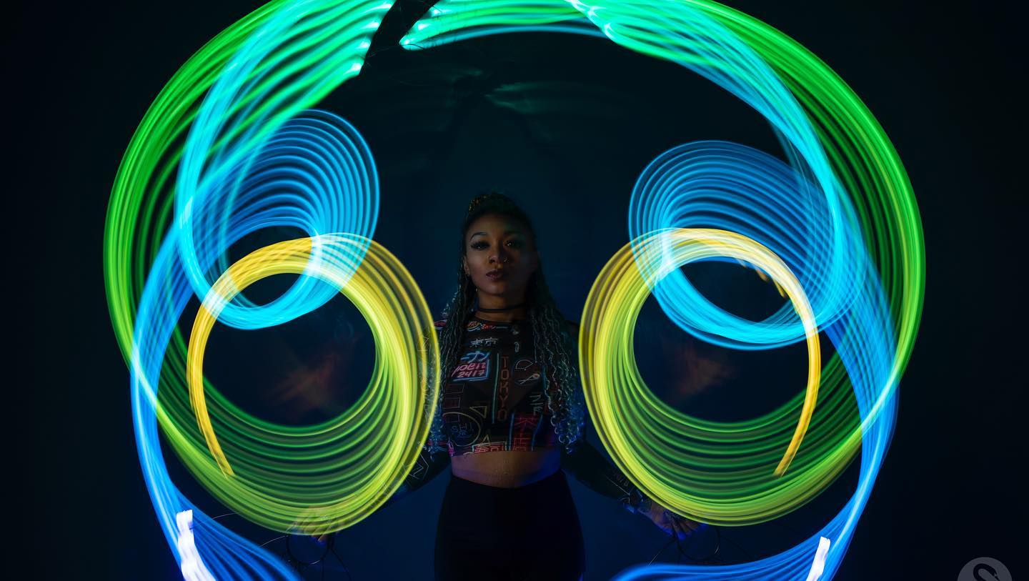 🔥Vibrant LED Flow Fans🎁